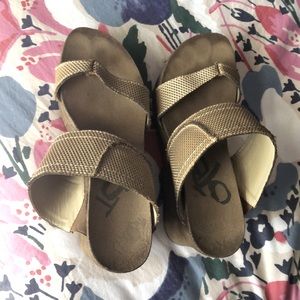 OTBT Brookfield gold mesh sandal; 8.5; gently worn